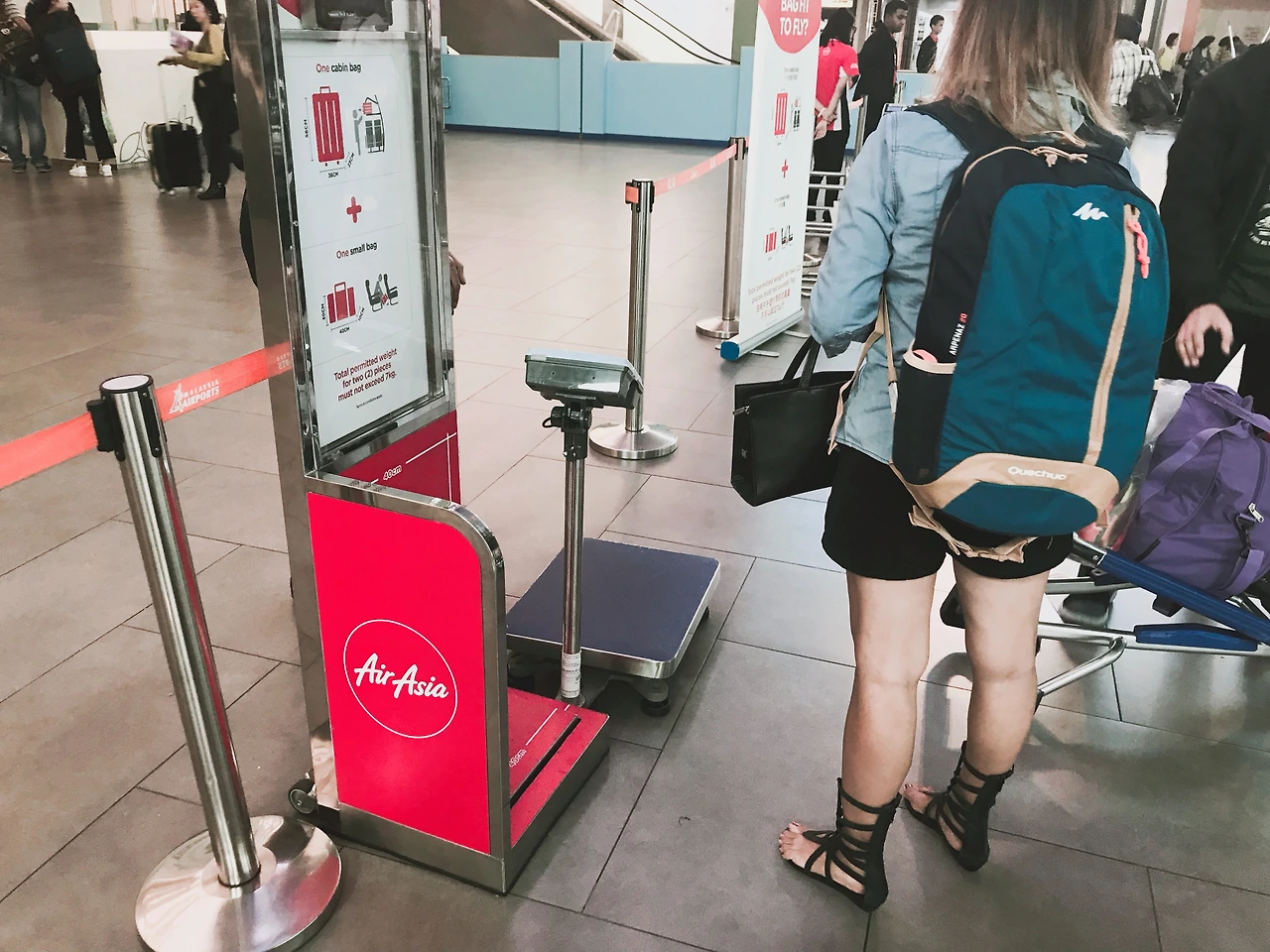 에어아시아_쿠알라룸푸르_무게측정.JPG