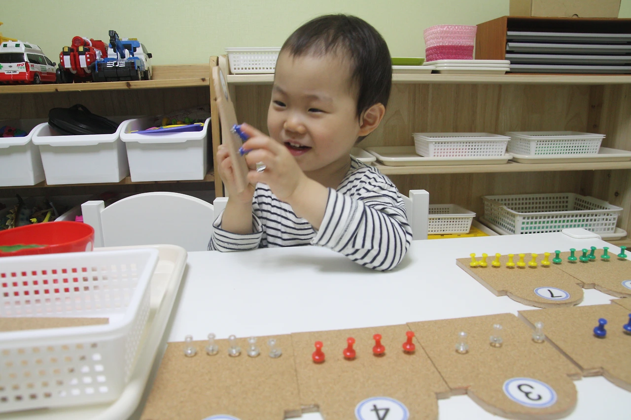 150515 코르크판에 핀 꽂기 027.JPG