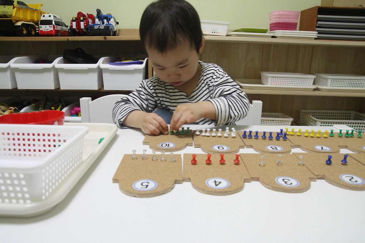 150515 코르크판에 핀 꽂기 032.JPG