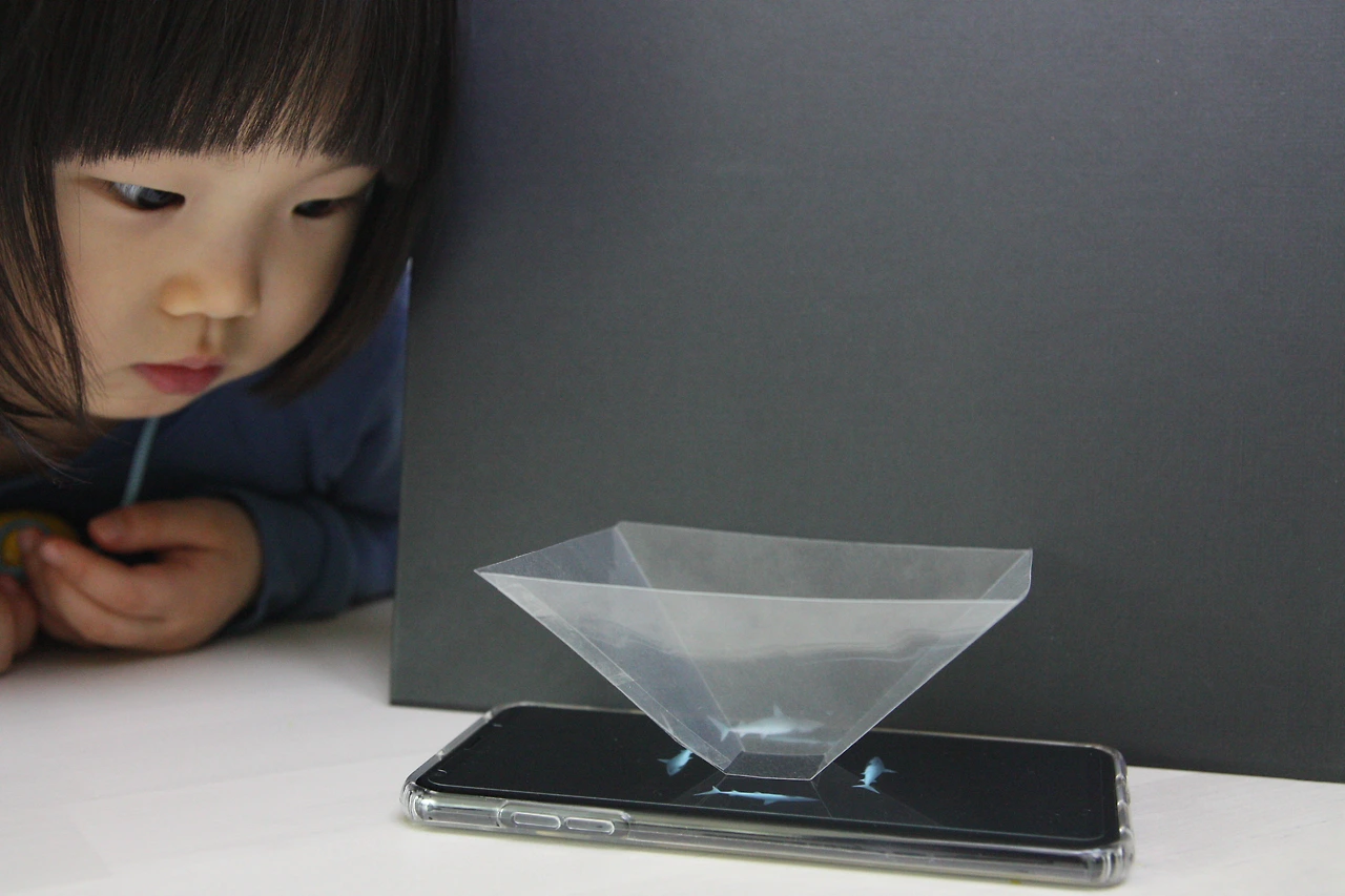 스마트폰으로3D홀로그램만들기  05 (1).JPG