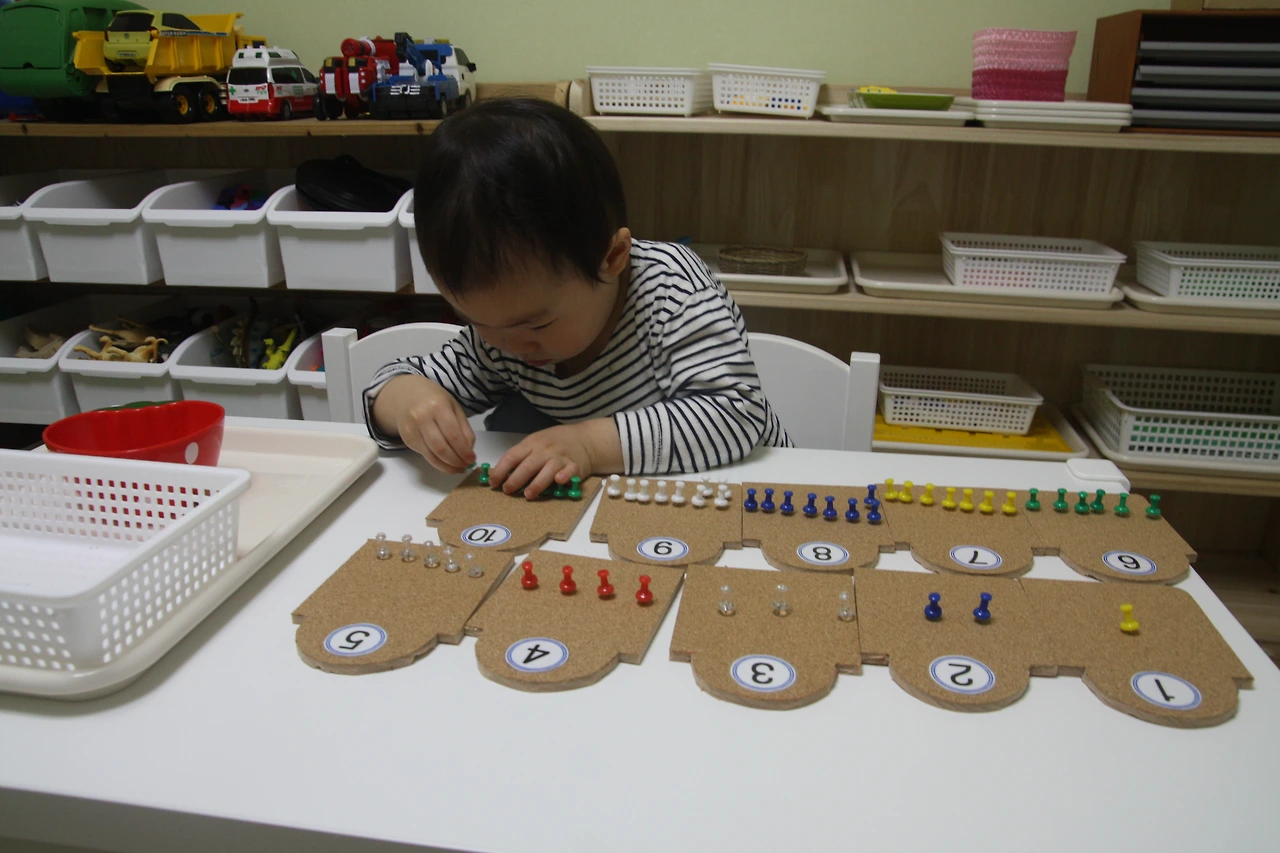 150515 코르크판에 핀 꽂기 034.JPG