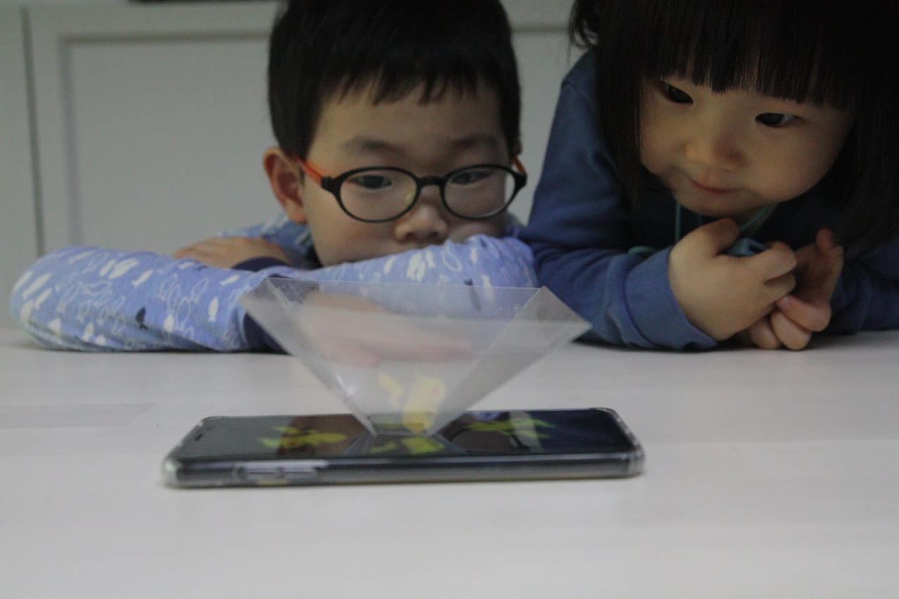 스마트폰으로3D홀로그램만들기  05 (2).JPG