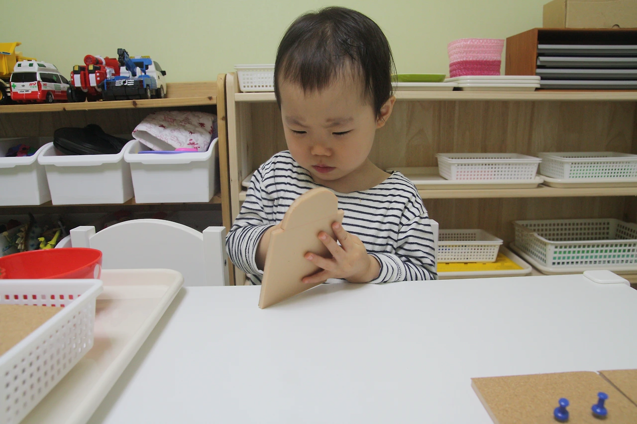 150515 코르크판에 핀 꽂기 006.JPG