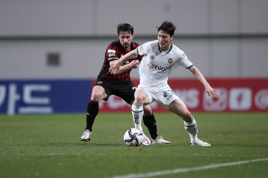 21-04-03_%EC%84%9C%EC%9A%B8_%ED%8C%94%EB%A1%9C%EC%84%B8%EB%B9%84%EC%B9%98,_%EA%B0%95%EC%9B%90_%EA%B9%80%EC%88%98%EB%B2%94_20211125_014037.jpg?type=w1