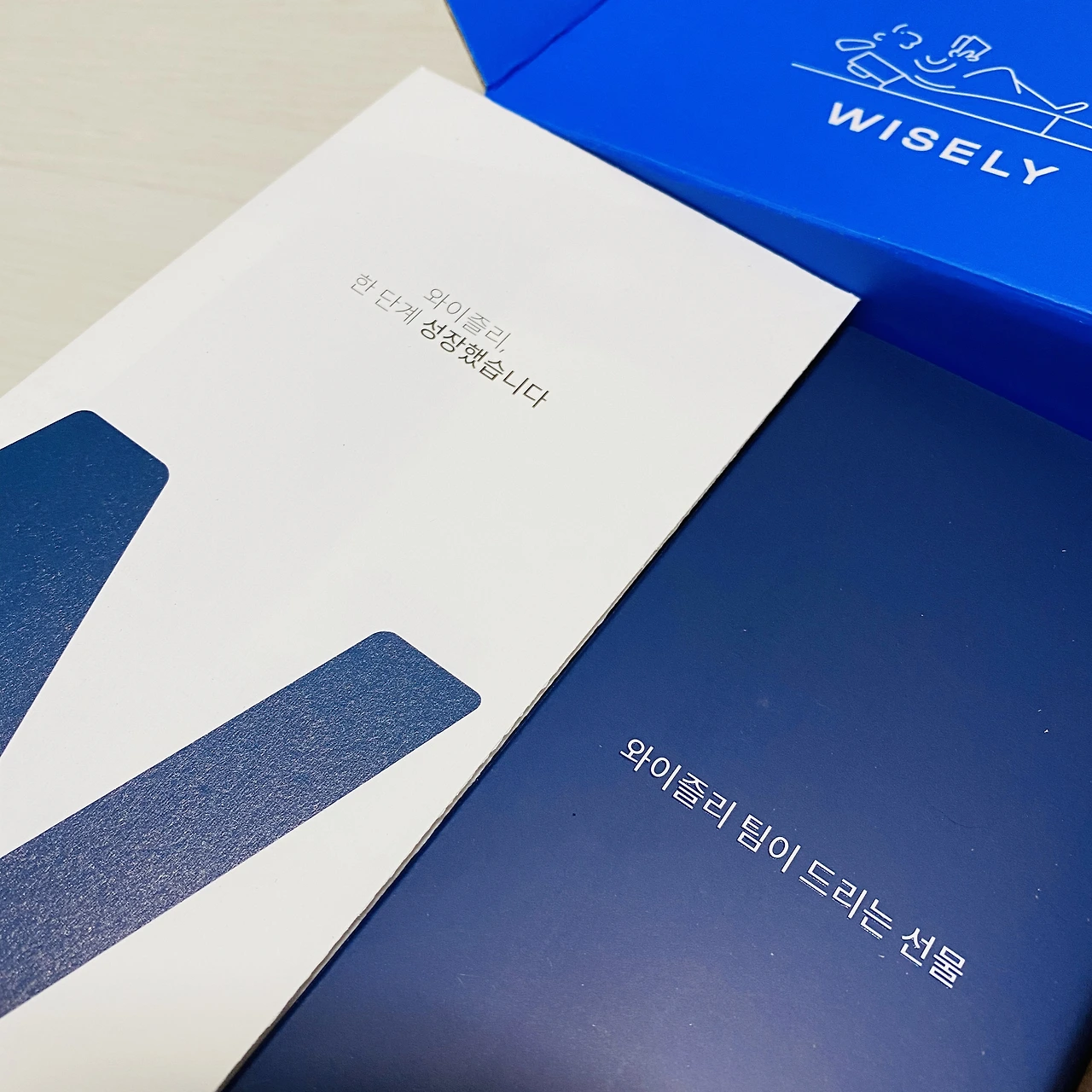 085814_UXzUVMnmB5ba8aYg6E?q=100&s=2560x180&t=outside&f=webp