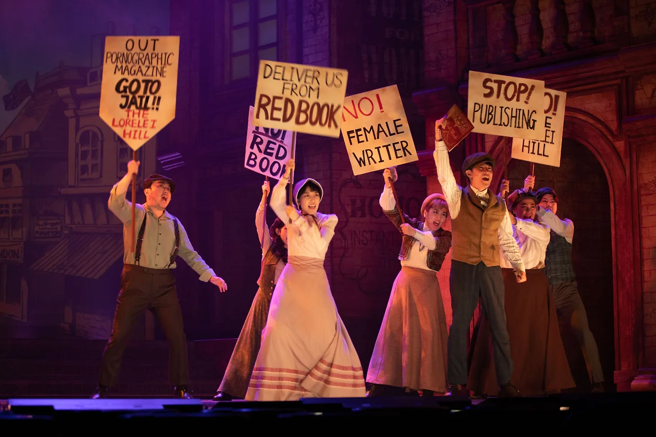 [레드북] 공연사진 1.jpeg