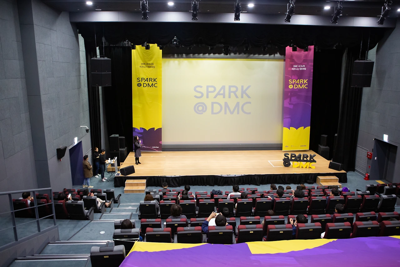 181018_SPARK_AT_DMC_A042.JPG