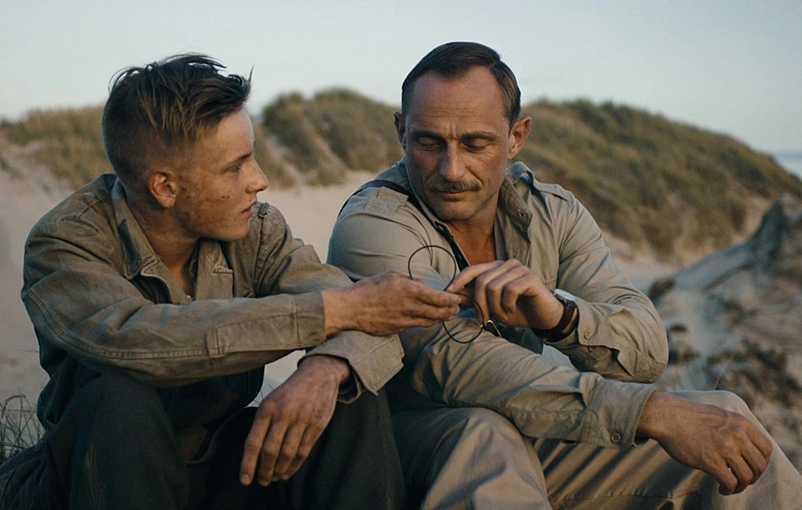 movie_image.jpg?type=m886_590_2