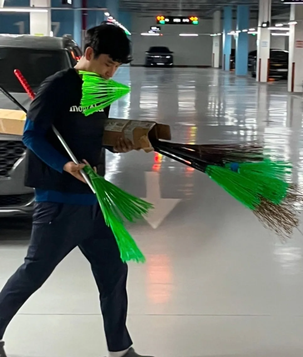 eyJidWNrZXQiOiJ0dW1ibGJ1Zy1pbWctYXNzZXRzIiwia2V5Ijoic3RvcnkvZGNjZmQ0NGEtOWEw.jpg?type=w966