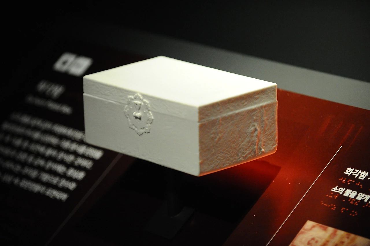 공예박물관 전시 나전경함 01.JPG