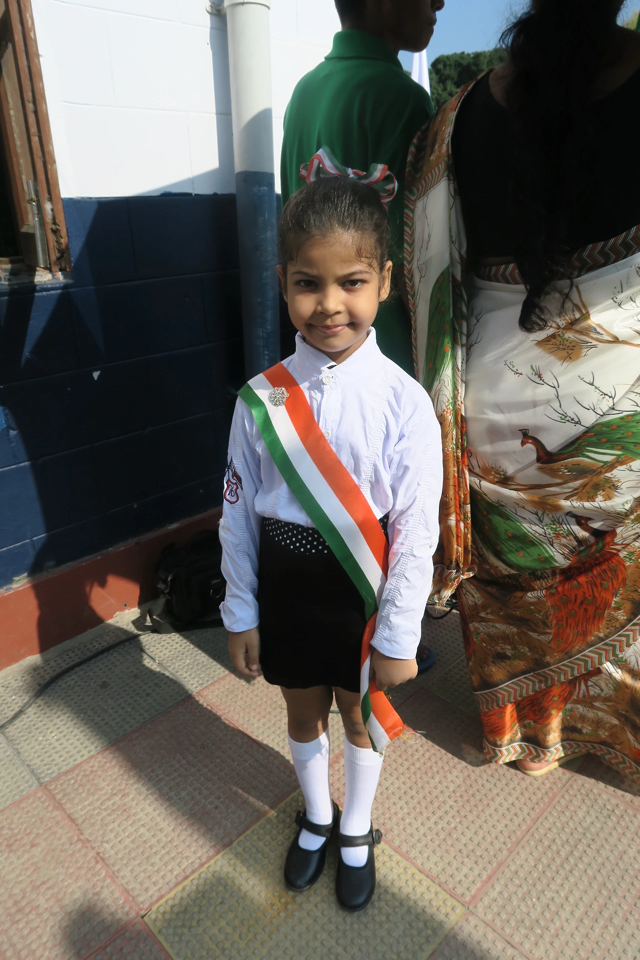 인도 국기모양 으로 몸을 꾸민 어린이.JPG