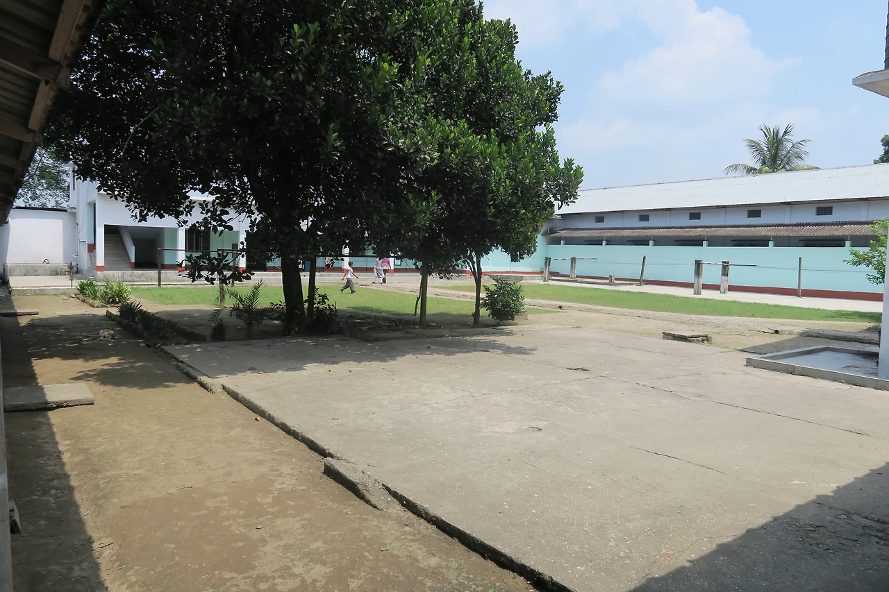 여기숙사 안뜰 모습.JPG