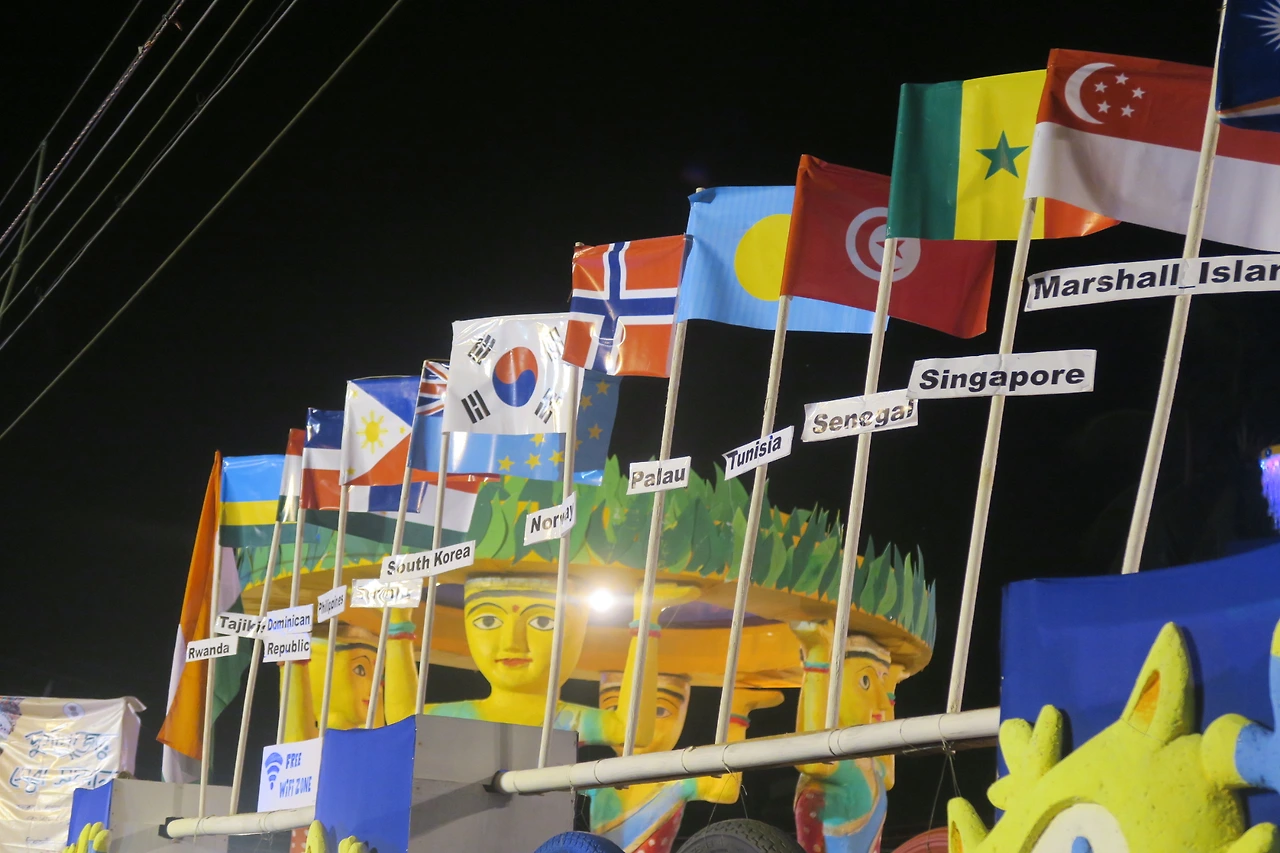 4.행사장 입구에서 본 반가운 태극기.JPG