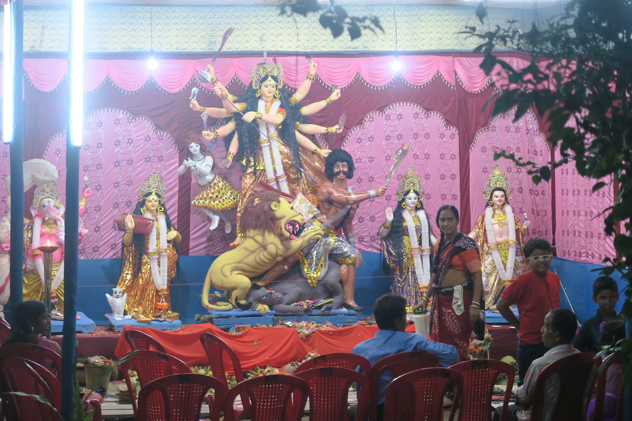 8.마을 마다 만들어 놓은 드루가 여신.JPG