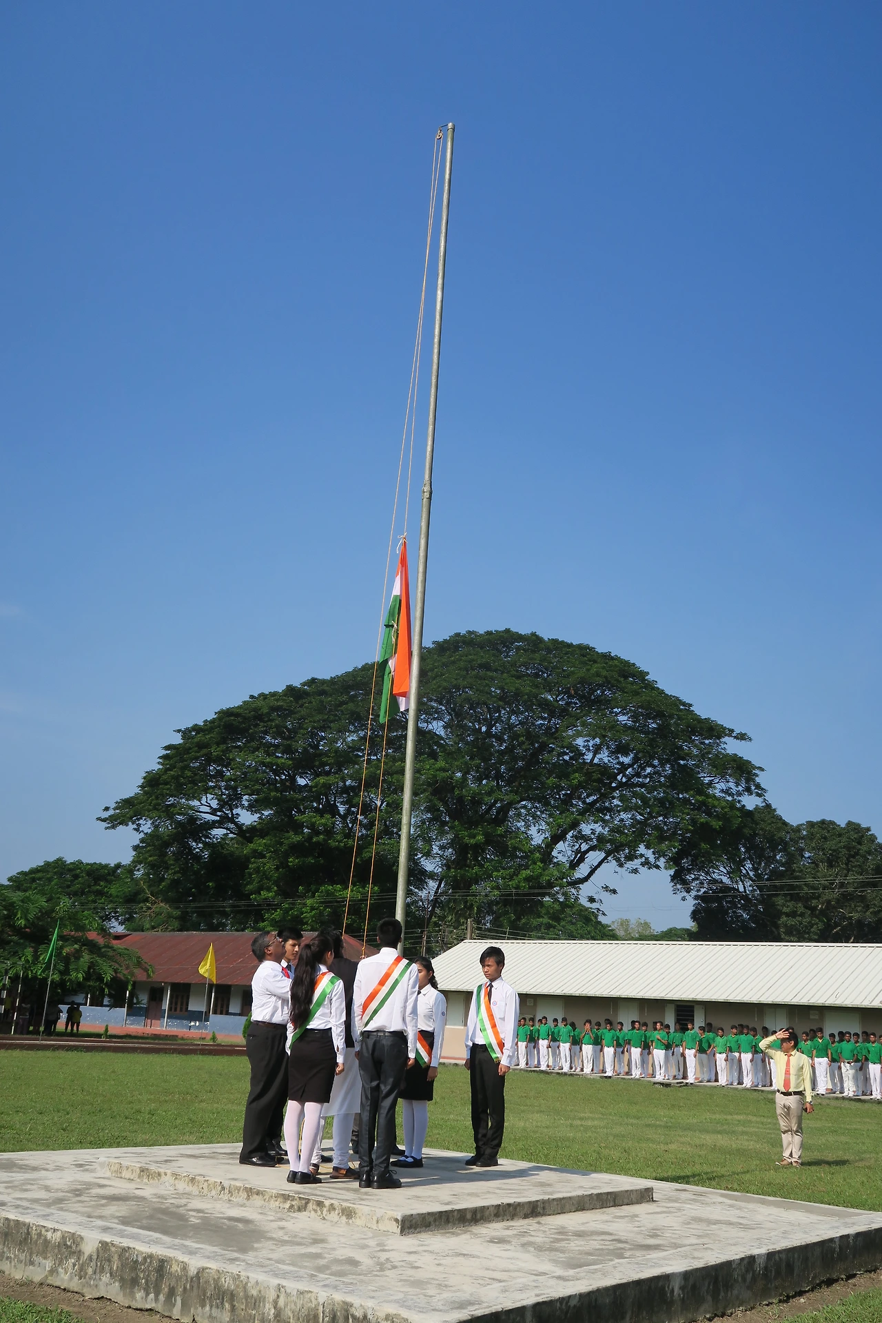 국기 게양하는 모습.JPG