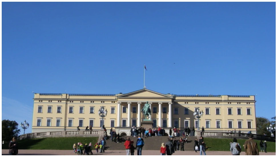 노르웨이왕궁.PNG