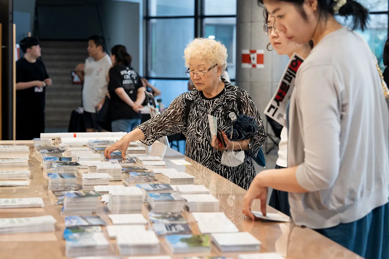 image?src=https%3A%2F%2Fprod-files-secure.s3.us-west-2.amazonaws.com%2Fd21eb82b-f4cf-4e3c-9f48-7f7b2f9fc718%2F30857f68-e44b-47c8-9e38-18ec46f1630e%2FDSJ05092.jpg&blockId=1377e281-b74a-8058-8e32-efa6bbed6e92