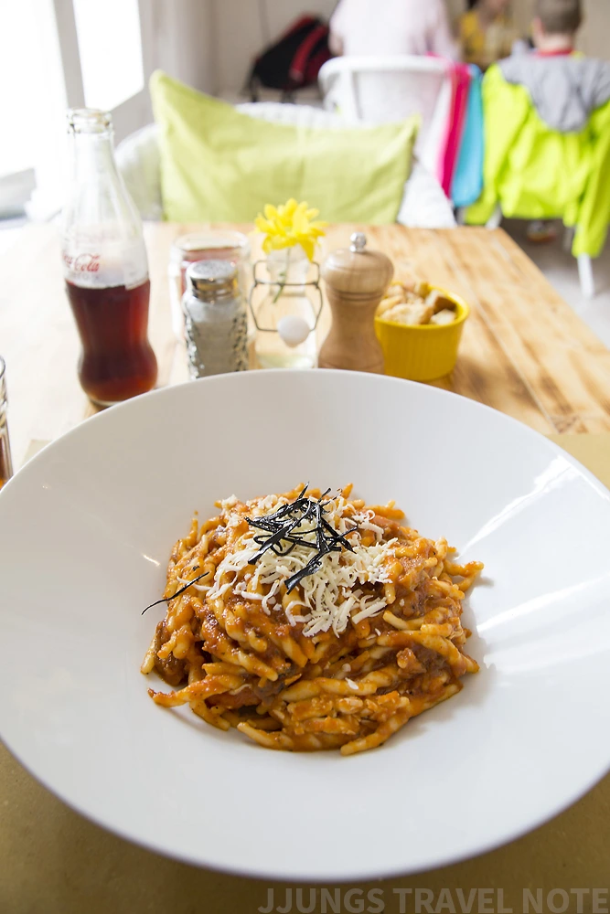 IMG_41881.jpg?type=w966