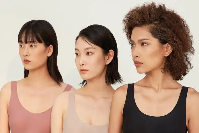 aHR0cHM6Ly9mYXNoaW9udW5pdGVkLmNvbS9pbWcvbWFzdGVyLzIwMjEvMDcvMTYvcmVzaXplZm9yd2ViLTE3NTZ4MjYzMy1nZ3FoNTF5Zy0yMDIxLTA3LTE2LmpwZWc