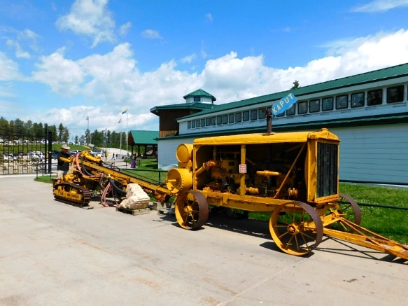 993988335993AFD603F896