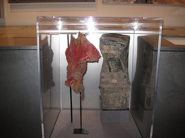 126DDB324C6EC9D213D27F