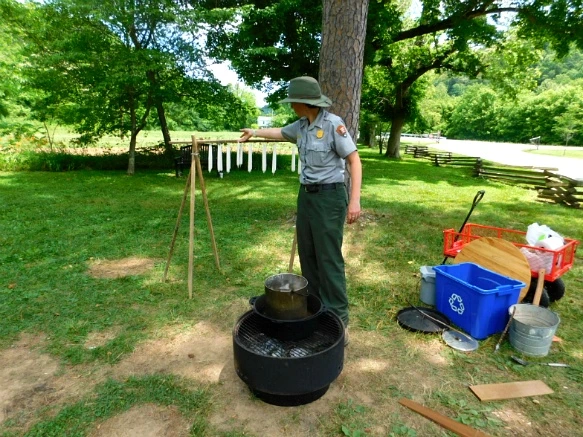 221EE75059484C600C9F4C