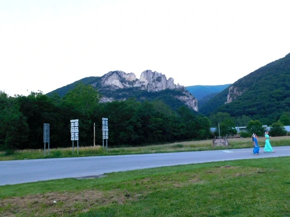 21418D40594C76F32EAB12