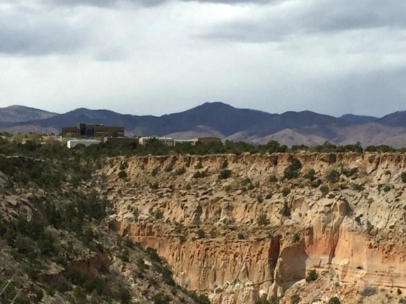 241D9E355707096827BD44