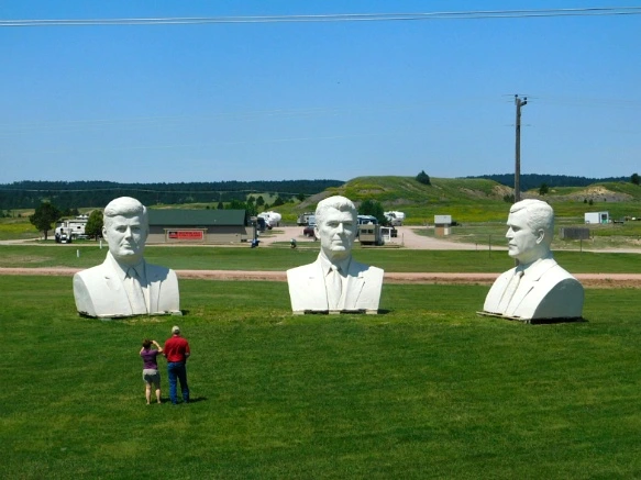 993B6B4A5B442E4924E033