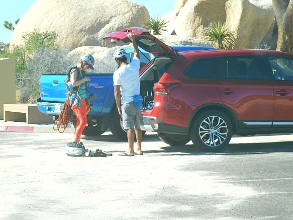 99AC37435BE4EF1925B5CE