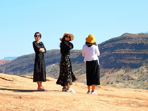 99FEF53E5BB6D9F92575B9