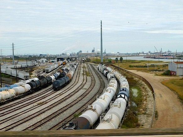 9931E3355BF76DFF23105C