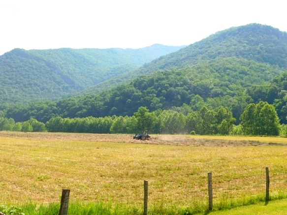 271DCA43594C7708315AB0