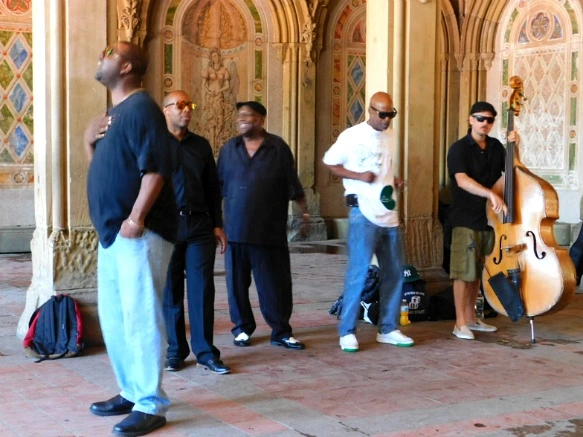 99B2FB495B5944E51DF74E