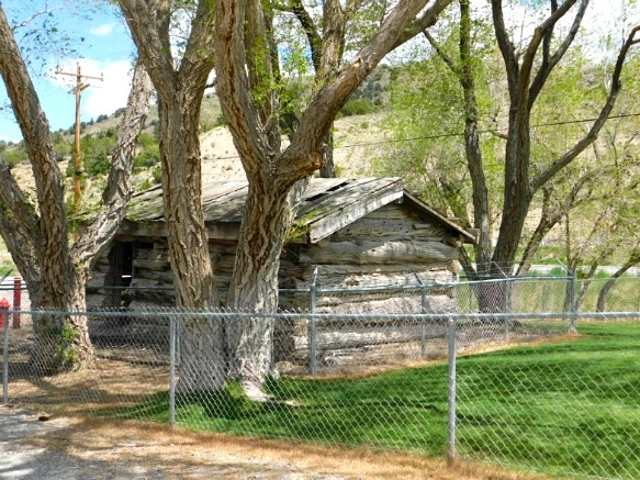 2106F93D59334DE21E927F