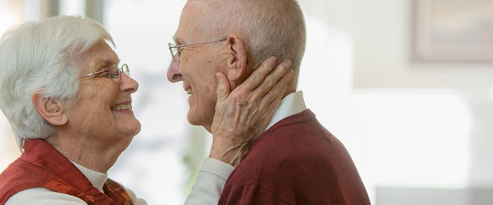 kogod-aging-center-couple-mayo.ashx