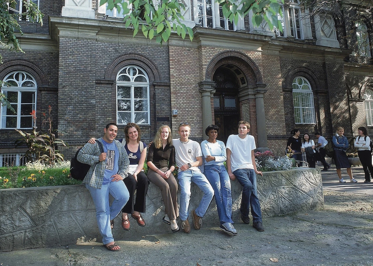 img.jpg?credential=yqXZFxpELC7KVnFOS48ylbz2pIh7yKj8&expires=1769871599&allow_ip=&allow_referer=&signature=fhOvTFgF9%2F6OK1esKJGhl4GMxqo%3D