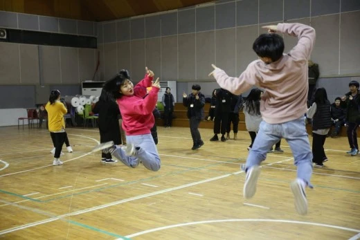 a_161Ud018svc1ig64dc3wmtn1_ufjadk.jpg?type=w520