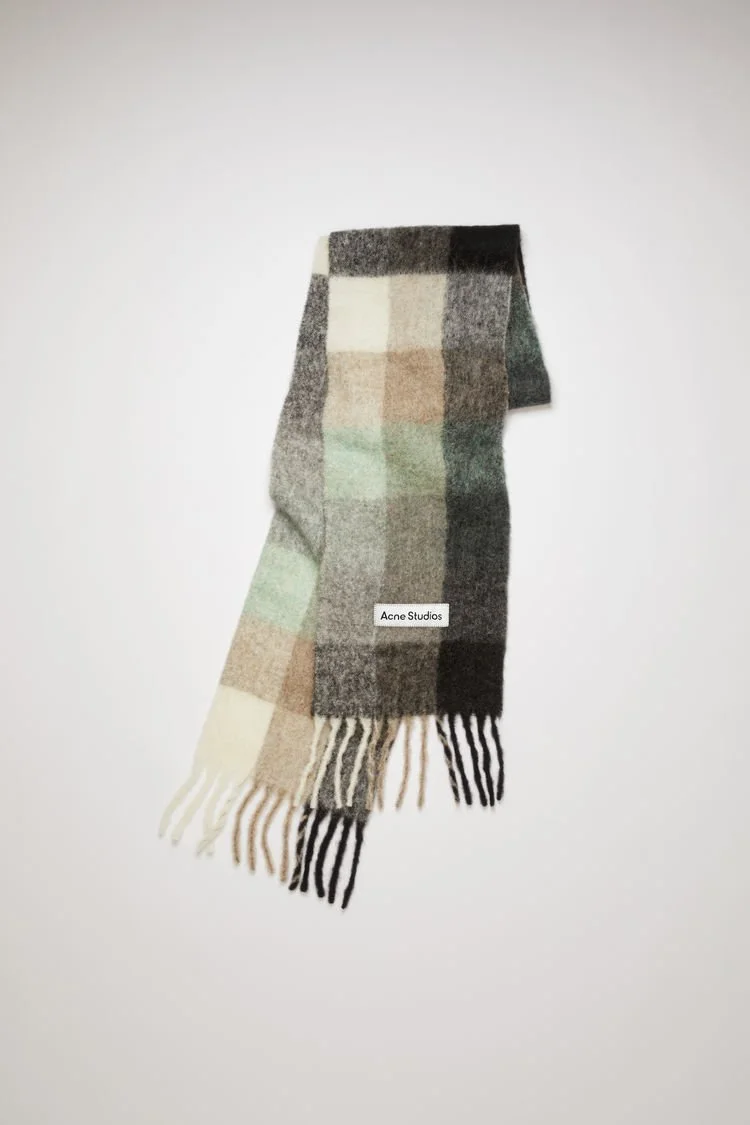 CA0084-BO8_A.jpg?type=w1200