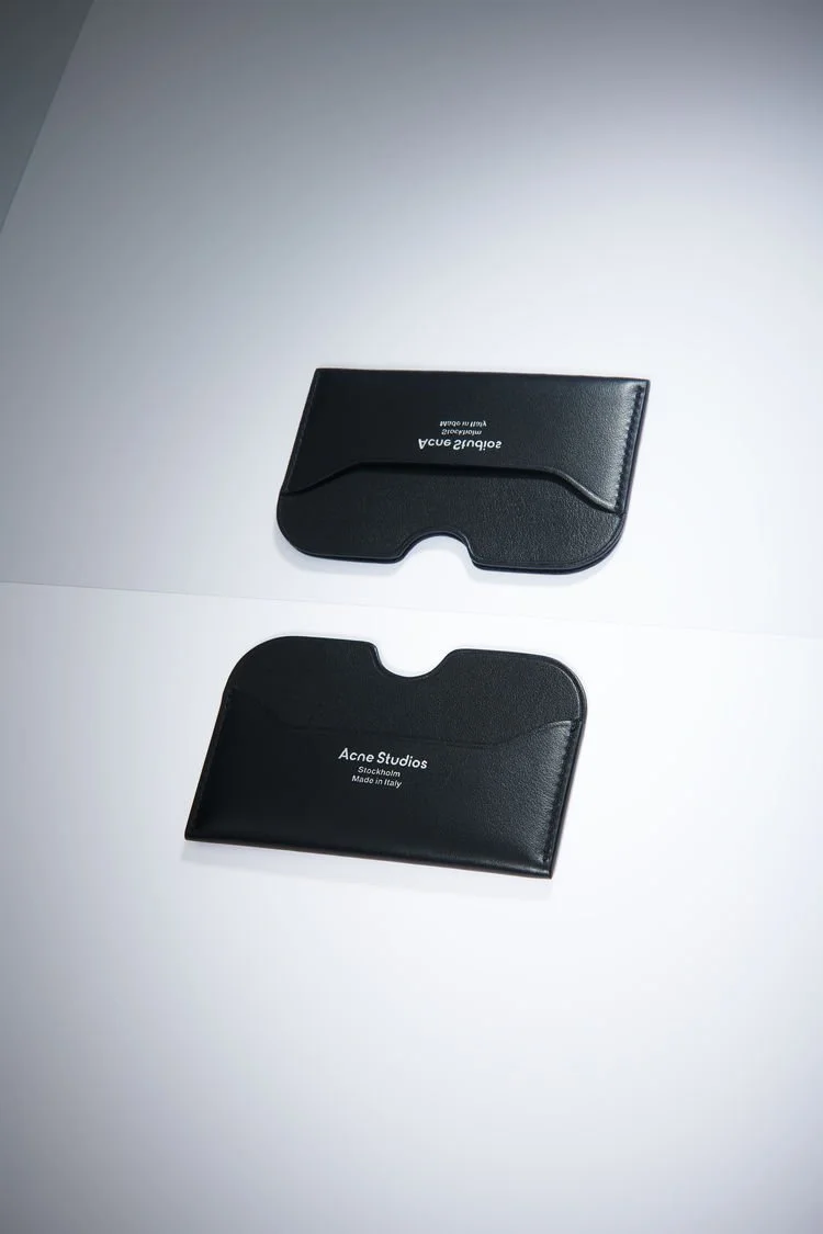 CG0107-900_PLP_man-holiday-gifts.jpg?type=w1200