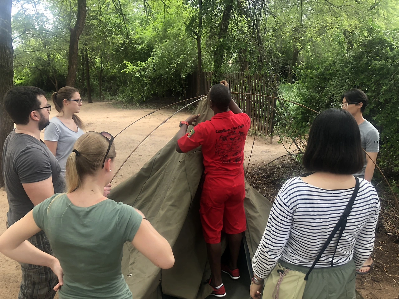 사진2-1. 텐트치기.jpeg