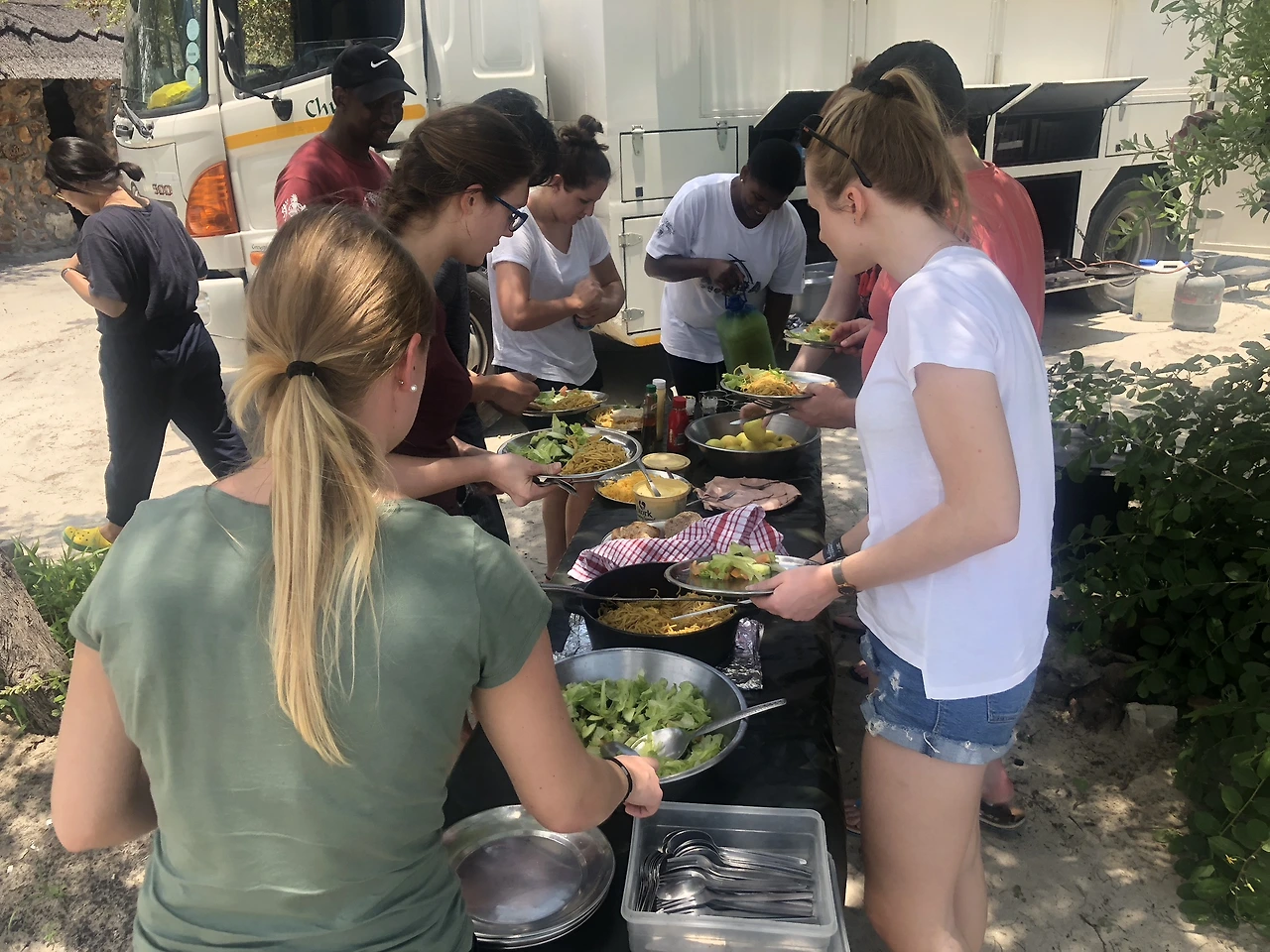 사진2-2. 캠핑.JPEG