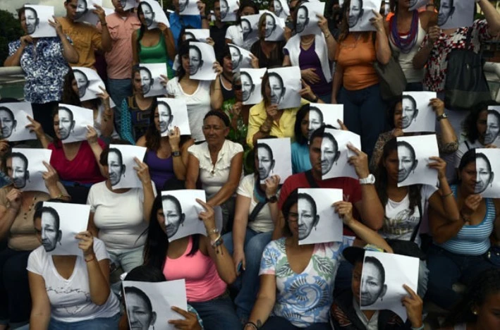 2713E43F584A2E1E1E39B9