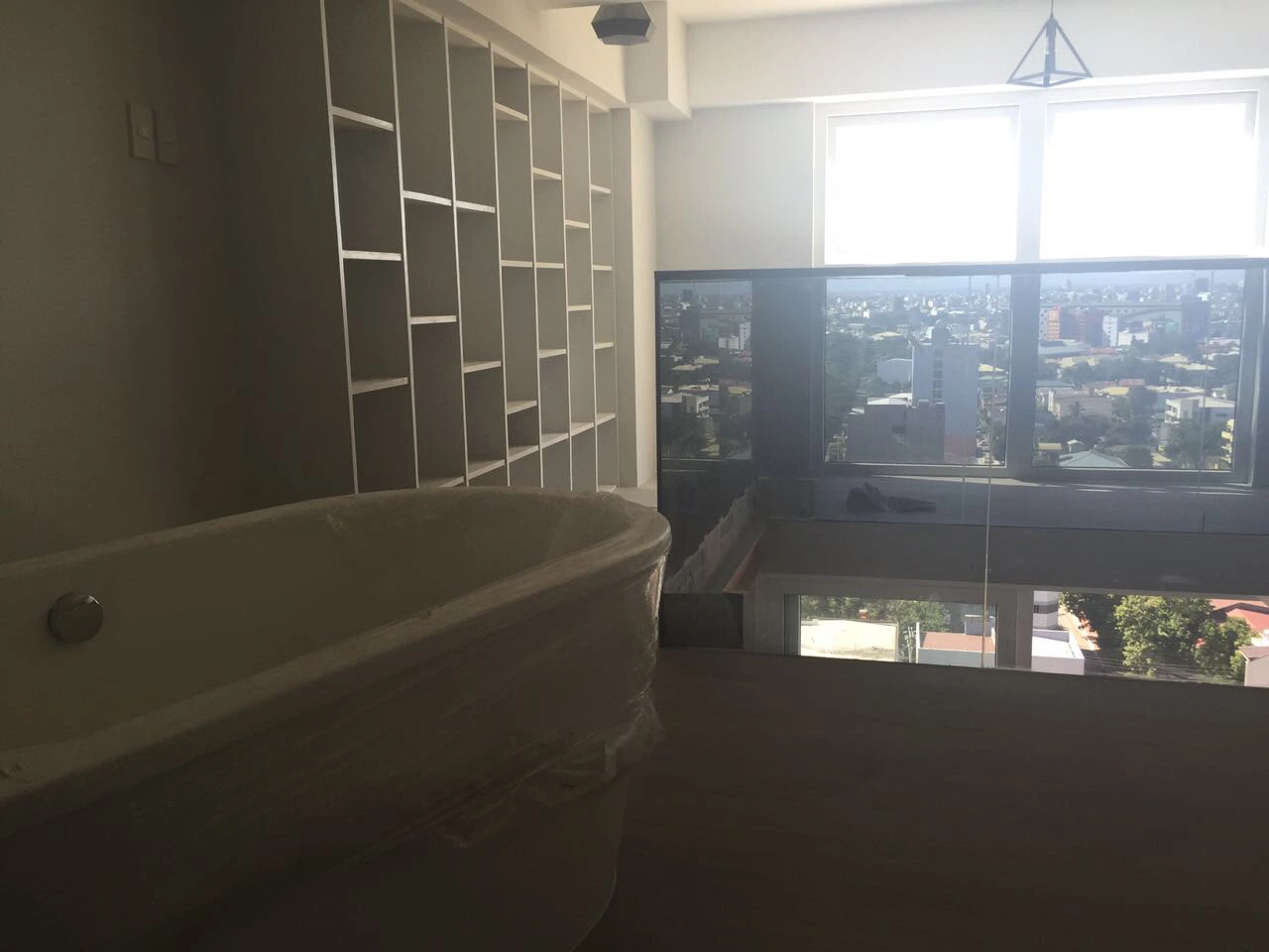 21294D3E585DF1C235F475