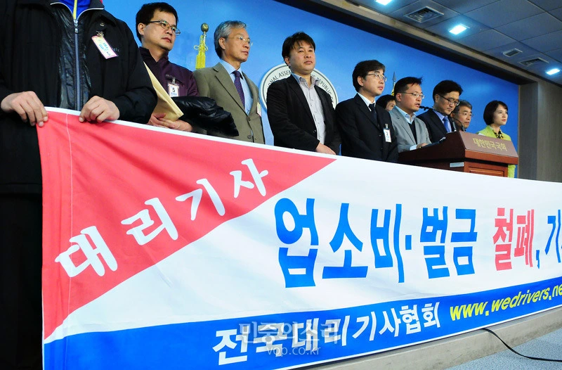 226ACC3E527429C917632B