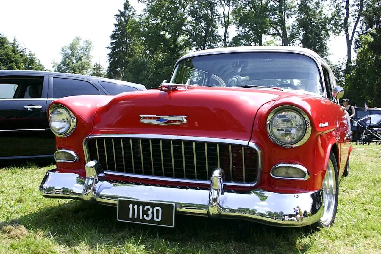 oldtimer-car-front.jpg
