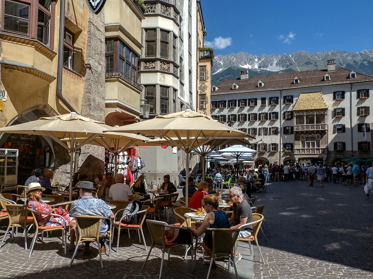 인스부르크 구시가지 전경 (황금 지붕)3.JPG