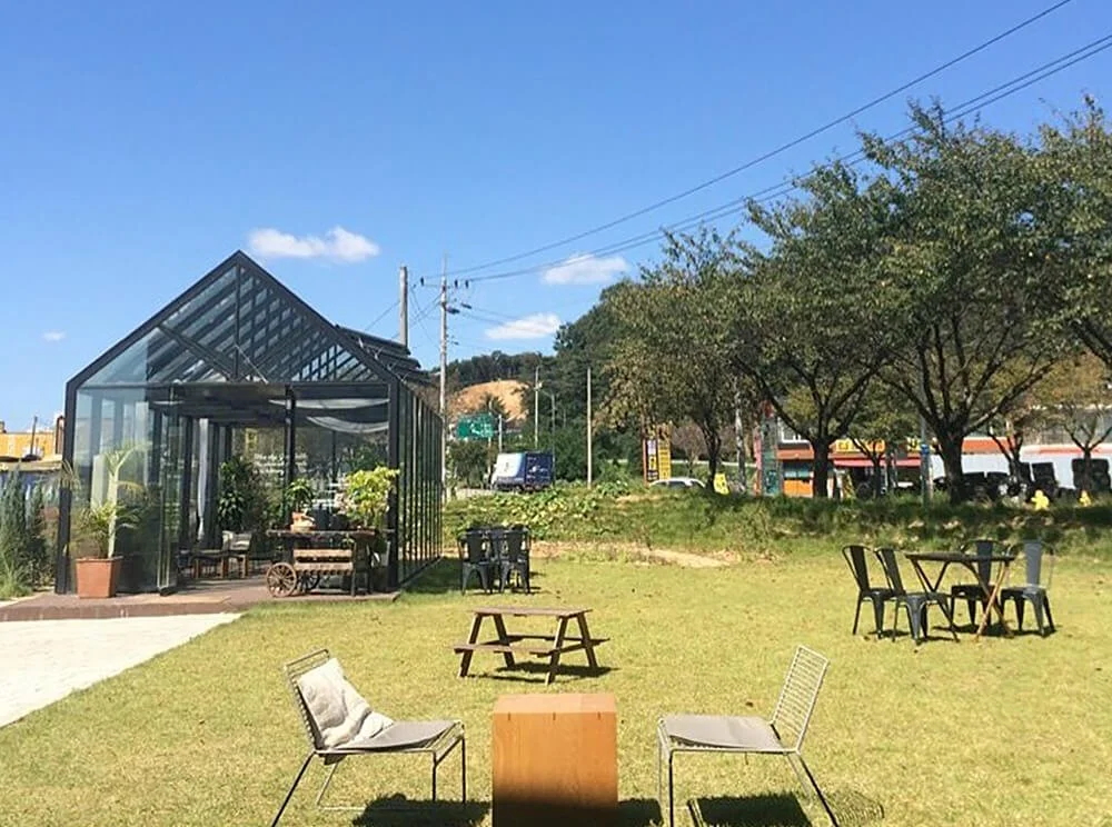 sub_04_01_instagram__cafe_blueonblue.jpg?type=w1200