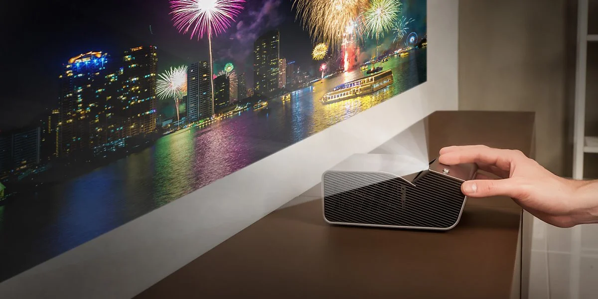 Hero-Banner_LG_PH450U-Desktop.jpg?type=w1200