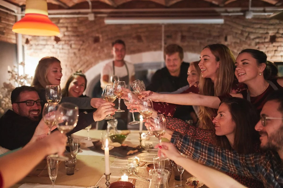 eatwith.jpg?type=w1200&type=w1200